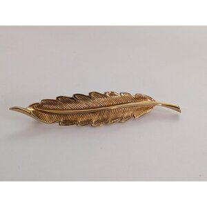 Coro Gold-Tone Feather Brooch Pin Vintage Design 2.75" Long Elegant